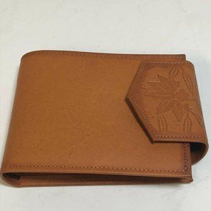 Enger Kress leather fold wallet with embossing